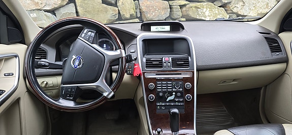 Volvo XC60 12 of 15