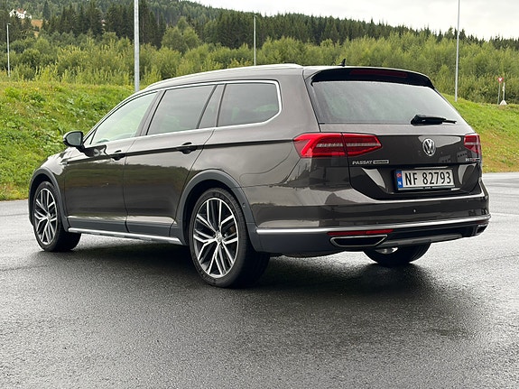 Volkswagen Passat 5 of 20