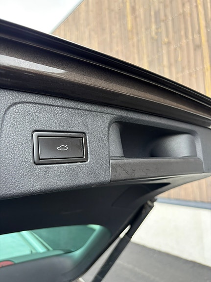 Volkswagen Passat 19 of 20