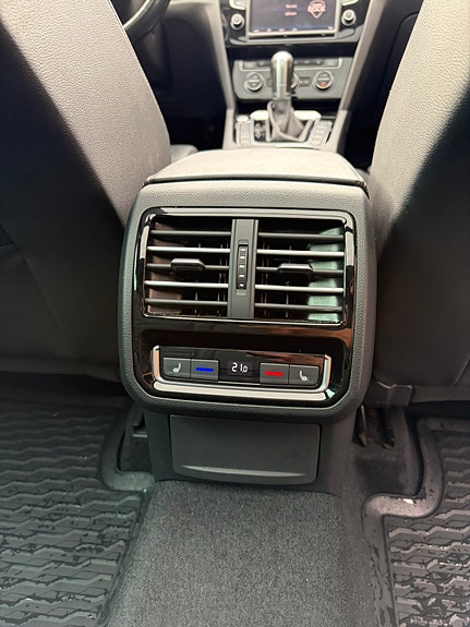 Volkswagen Passat 17 of 20