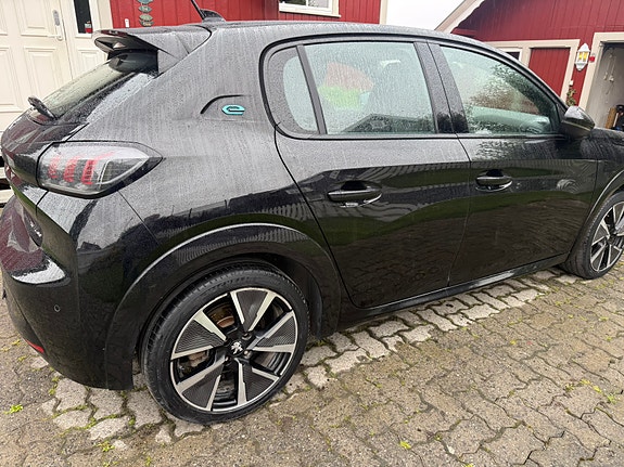 Peugeot 208 8 of 30
