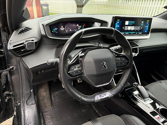 Peugeot 208 12 of 30