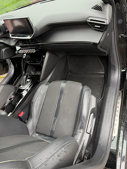 Peugeot 208 20 of 30