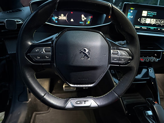 Peugeot 208 14 of 30