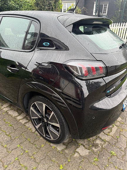 Peugeot 208 11 of 30