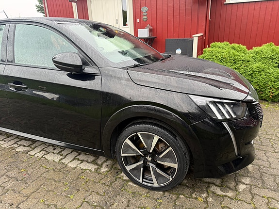 Peugeot 208 7 of 30
