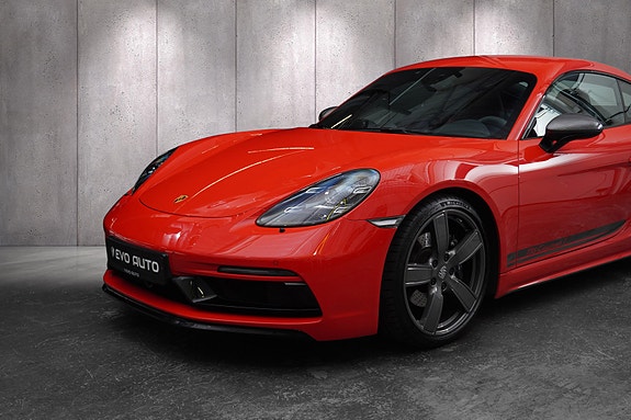 Porsche Cayman 2 of 5