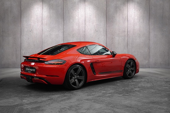 Porsche Cayman 4 of 5