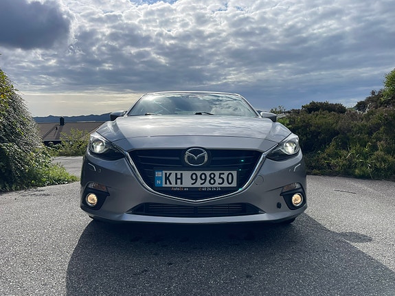 Mazda 3 2 of 22