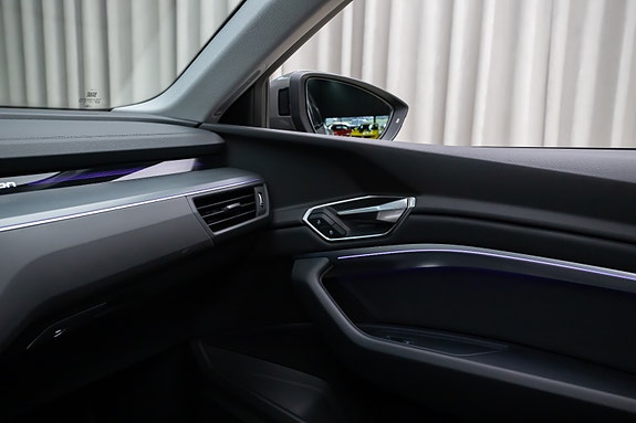 Audi Q8 e-tron 17 of 30
