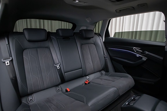 Audi Q8 e-tron 26 of 30