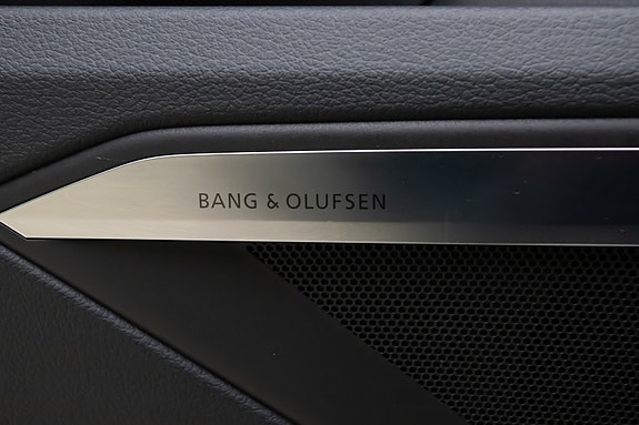 Audi Q8 e-tron 28 of 30