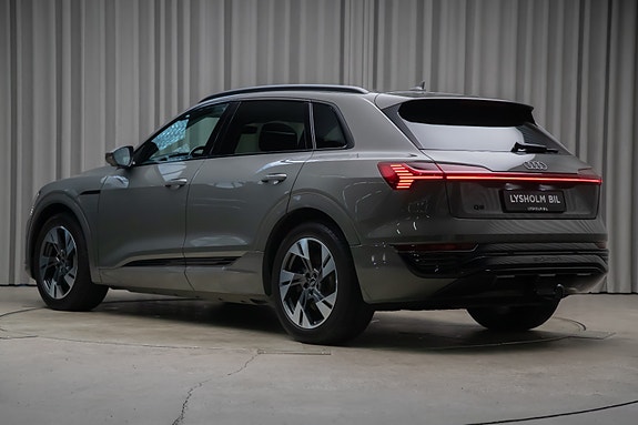 Audi Q8 e-tron 5 of 30