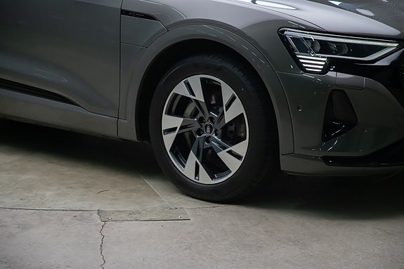 Audi Q8 e-tron 6 of 30