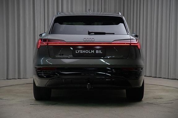 Audi Q8 e-tron 11 of 30
