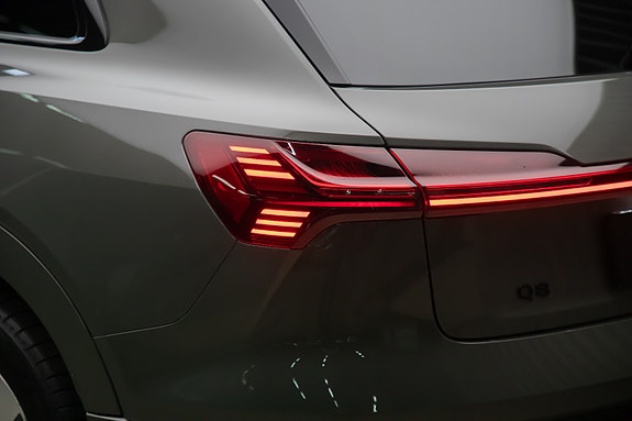 Audi Q8 e-tron 12 of 30