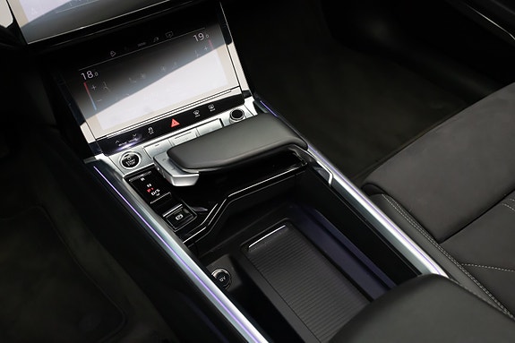 Audi Q8 e-tron 18 of 30