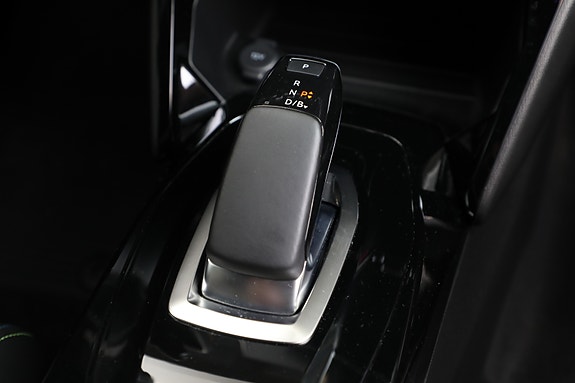 Peugeot e-2008 18 of 30