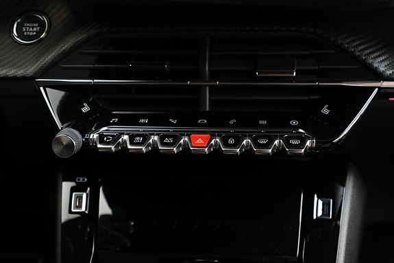 Peugeot e-2008 17 of 30