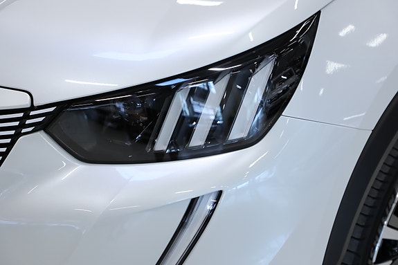 Peugeot e-2008 8 of 30