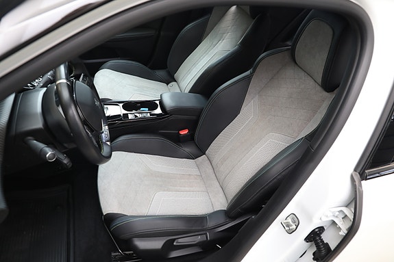 Peugeot e-2008 24 of 30