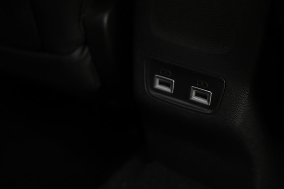 Peugeot e-2008 13 of 30
