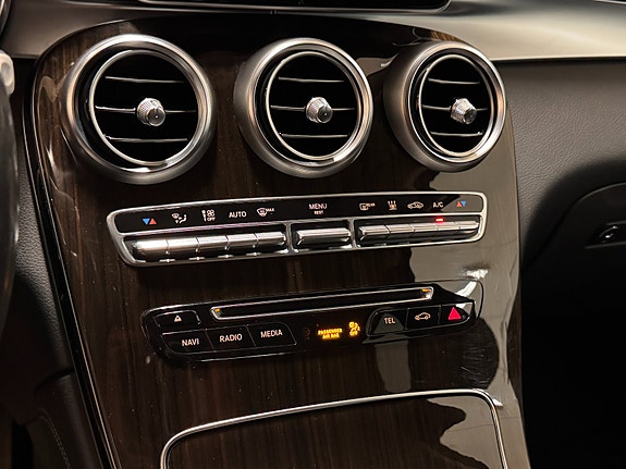 Mercedes-Benz GLC350 e 15 of 22