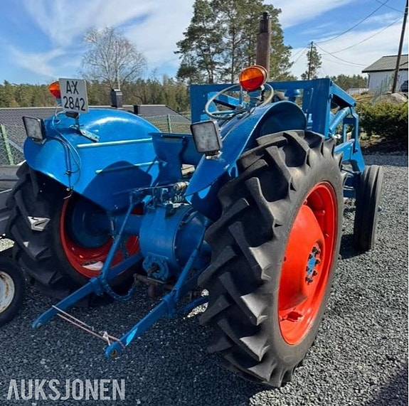 Ford Super Dexta 3 of 3