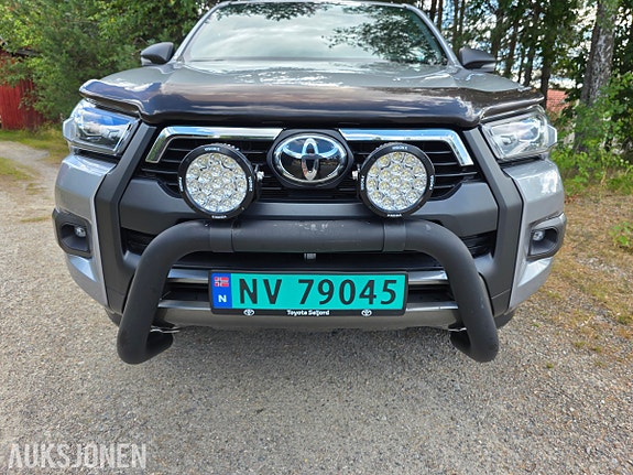 Toyota HiLux 4 of 5