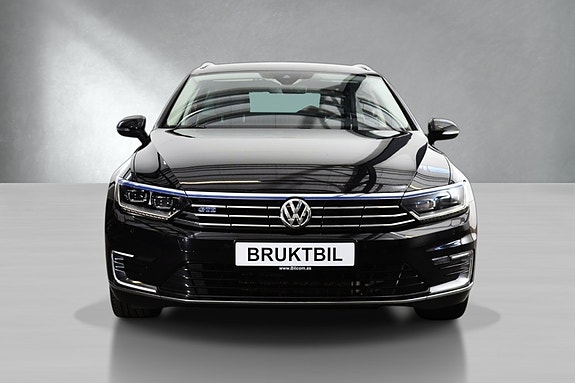 Volkswagen Passat 3 of 29