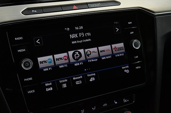Volkswagen Passat 16 of 29