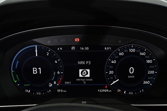 Volkswagen Passat 22 of 29