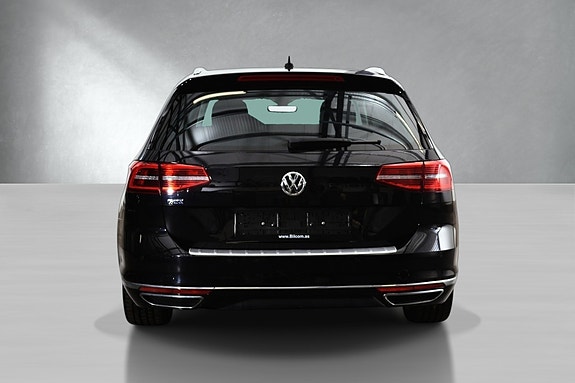 Volkswagen Passat 6 of 29