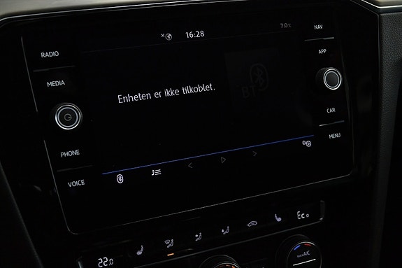 Volkswagen Passat 15 of 29