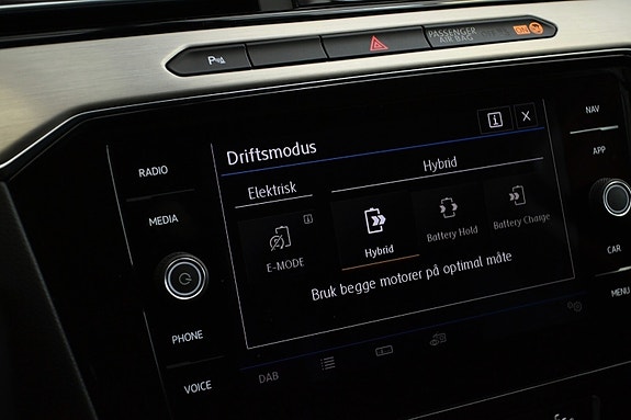Volkswagen Passat 25 of 29