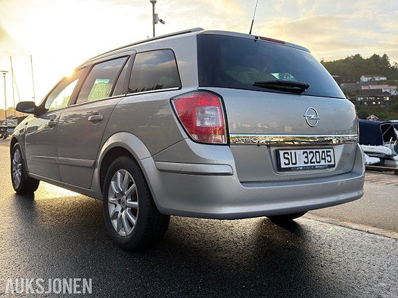 Opel Astra 4 of 5