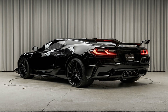 Chevrolet Corvette 17 of 30