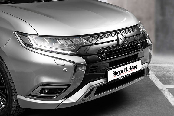 Mitsubishi Outlander 2 of 27