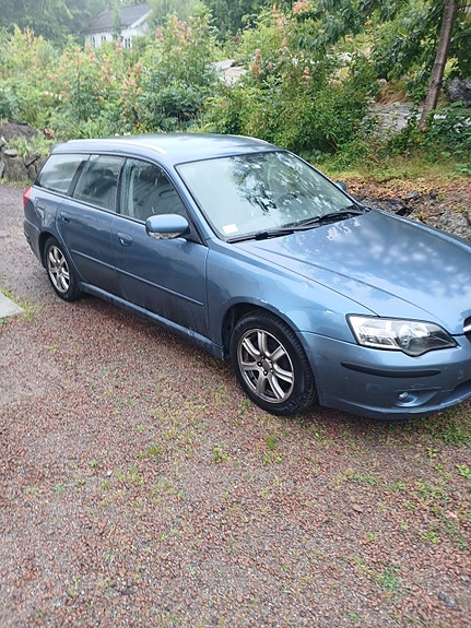 Subaru Legacy 6 of 9