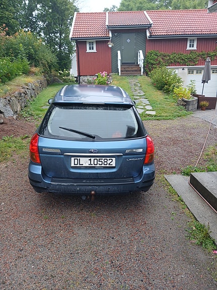 Subaru Legacy 2 of 9