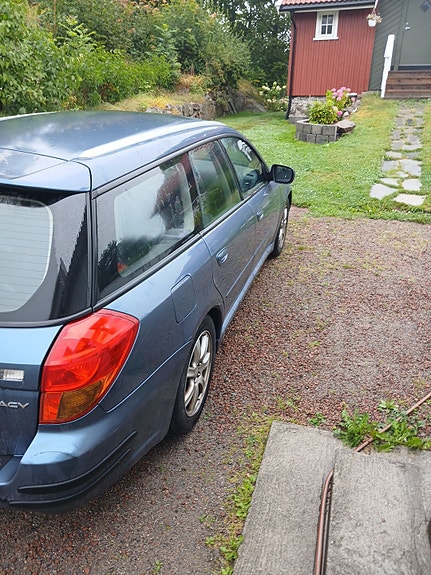 Subaru Legacy 4 of 9