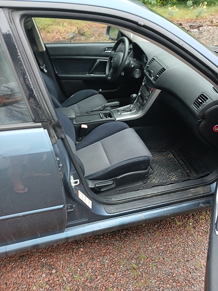 Subaru Legacy 9 of 9