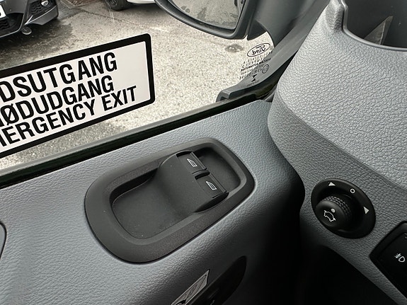 Ford Transit 9 of 30