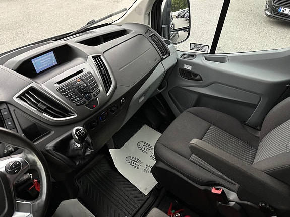 Ford Transit 16 of 30