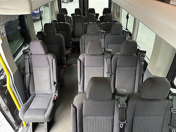 Ford Transit 28 of 30