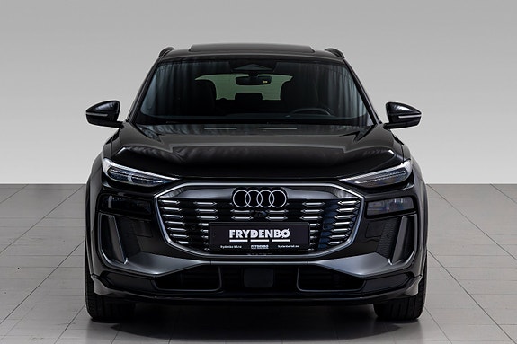 Audi Q6 e-tron 3 of 30