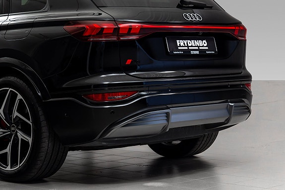 Audi Q6 e-tron 7 of 30