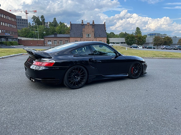 Porsche 911 Turbo 7 of 13