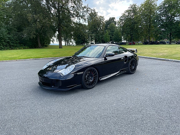 Porsche 911 Turbo 2 of 13