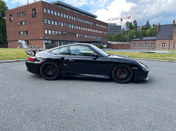 Porsche 911 Turbo 8 of 13